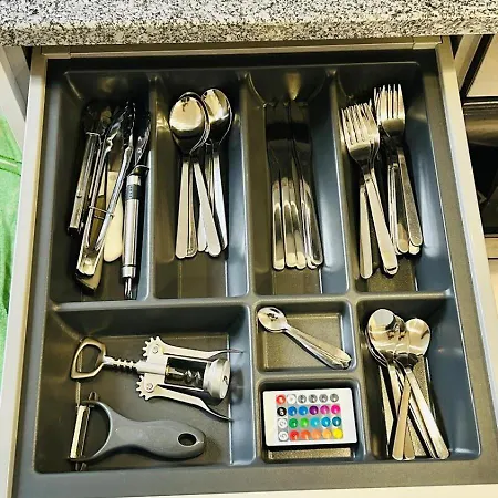 Refugio Carapita, Local Em *