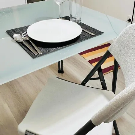 Refugio Carapita, Local Em *