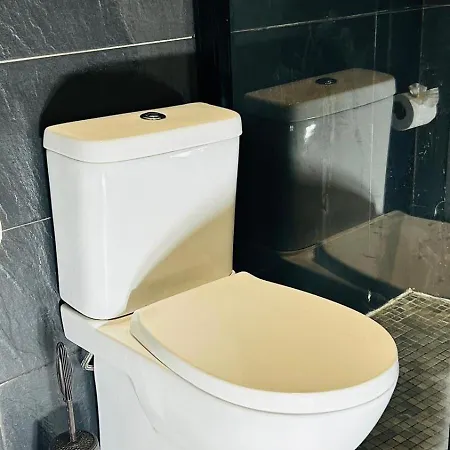 Refugio Carapita, Local Em 오우렘