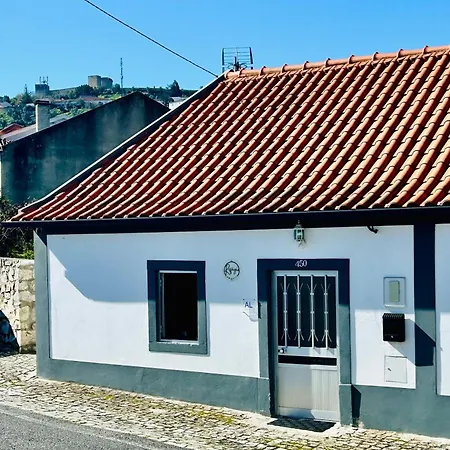 Refugio Carapita, Local Em Ourem- Fatima Nyaraló Ourém