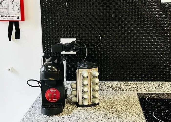 Refugio Carapita, Local Em *