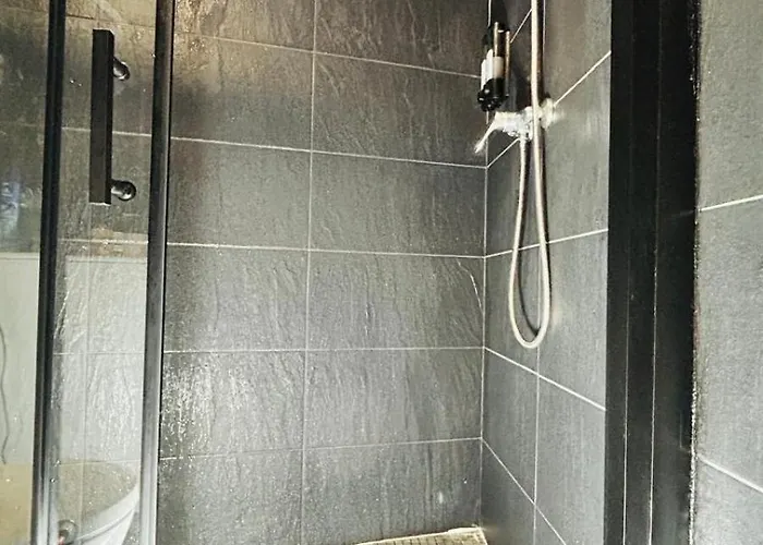 Refúgio Carapita, Local Em * Ourém