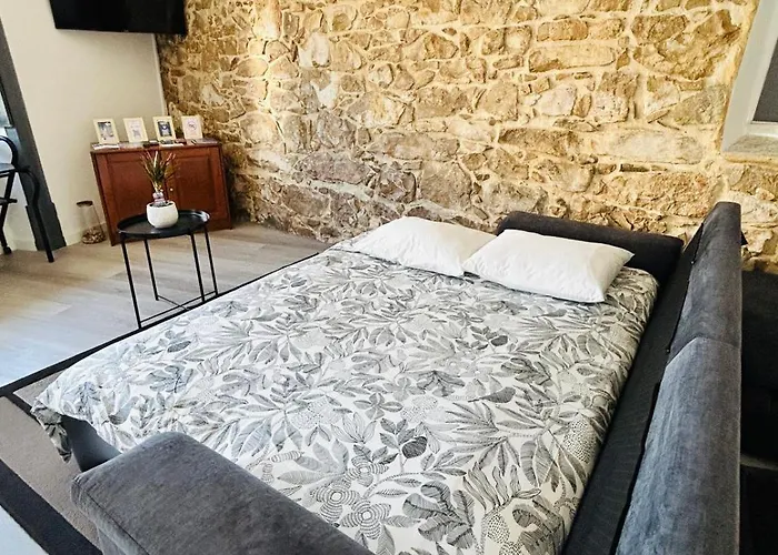 Refugio Carapita, Local Em * Ourém